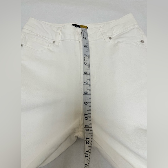 💥AKIRA Diamonds Metal Slit Raw Hem White Denim 💥 - Picture 8 of 14